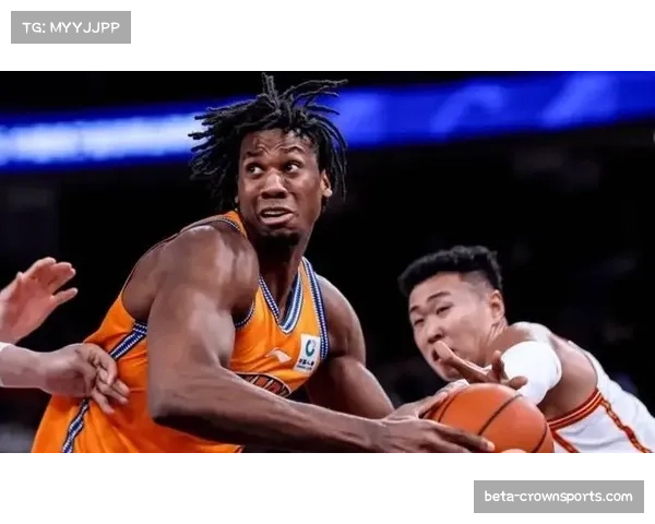 洛夫顿末节连得5分锁定胜局 上海核心展现关键球统治力